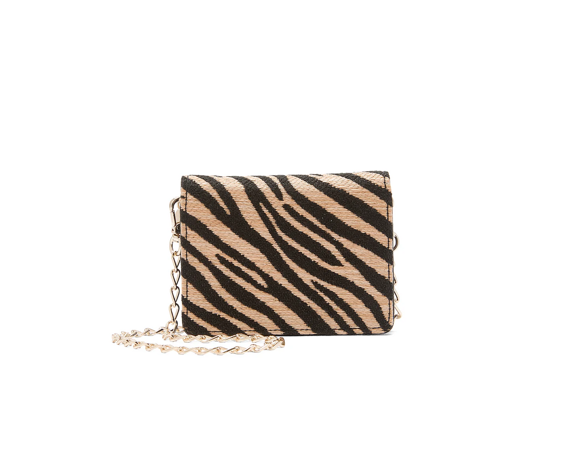 Cartera con cadena convertible Victoria Secret.